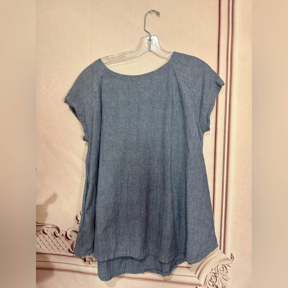 Woman’s Free People Preloved Pleated Linen Top Size Small Gray
